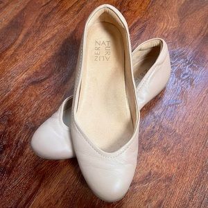 Naturalizer Vivienne Neutral/Nude color Ballet Flats